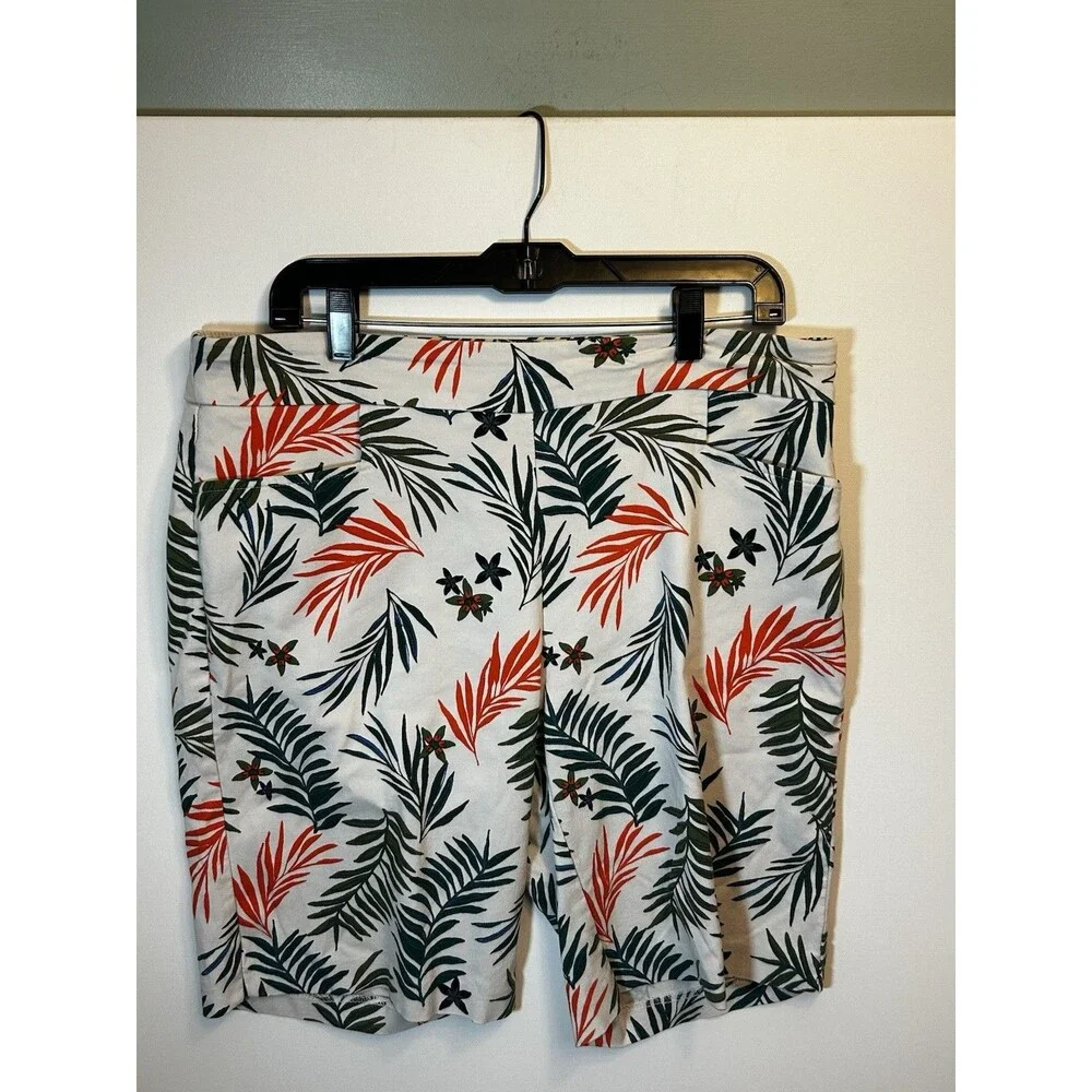 Terra & Sky Tropical Palm Leaf Bermuda Shorts 0X 14W Stretch Summer White